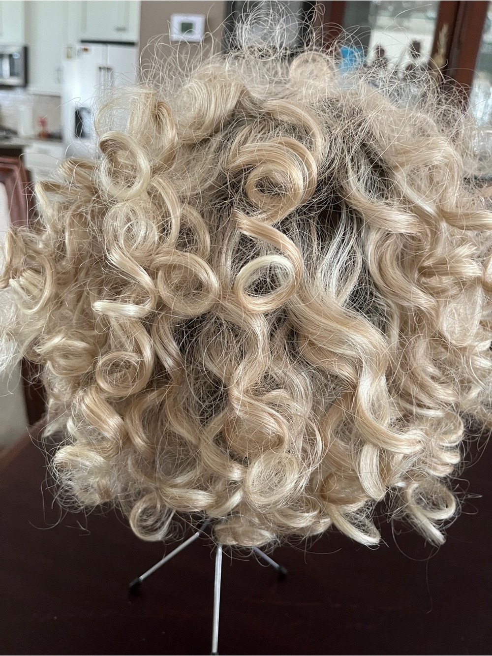 🌼🌼🌼PAULA YOUNG Short Curly Synthetic Wig for Women - Light Blonde/Rooted